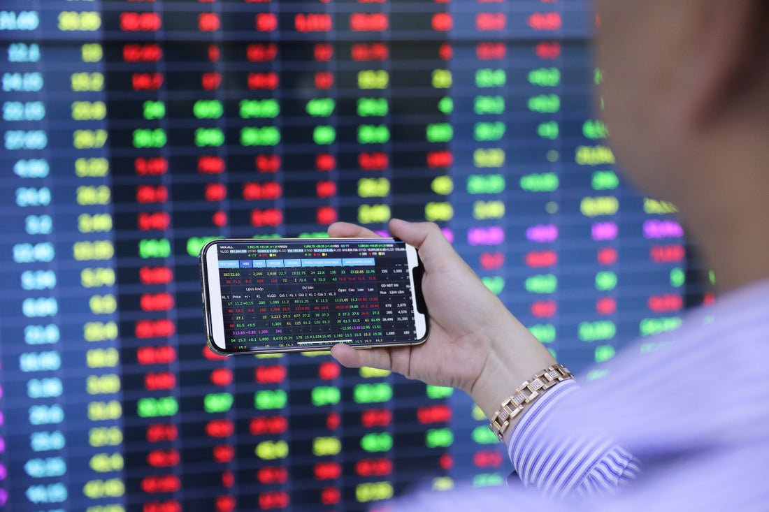 Diễn Biến Thị Trường Chứng Khoán Việt Nam Trước Ảnh Hưởng Tình Hình Quốc Tế