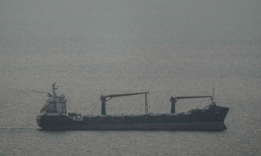Tình Hình Quốc Tế: Iran Tuyên Bố Phong Tỏa Eo Biển Hormuz, Cảnh Báo Tàu Liên Quan 'Cảng Thù Địch'